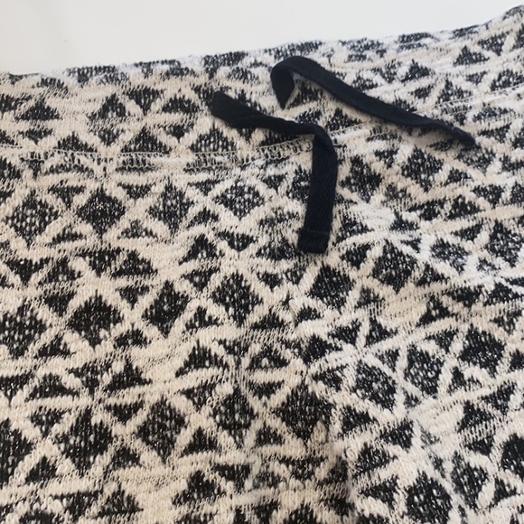 GAP Black and Cream Sweater Leggings Small - Picture 3 of 7